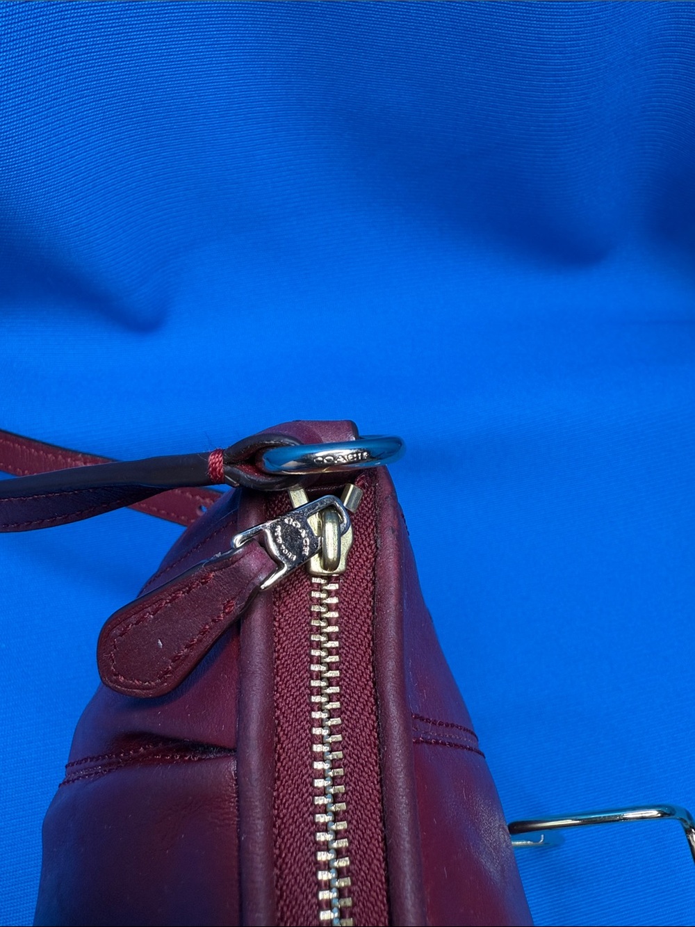 GORGEOUS COACH NEW YORK CRIMSON COLETTE CROSSBODY / SWINGPACK / SHOULDER BAG - Picture 13 of 17